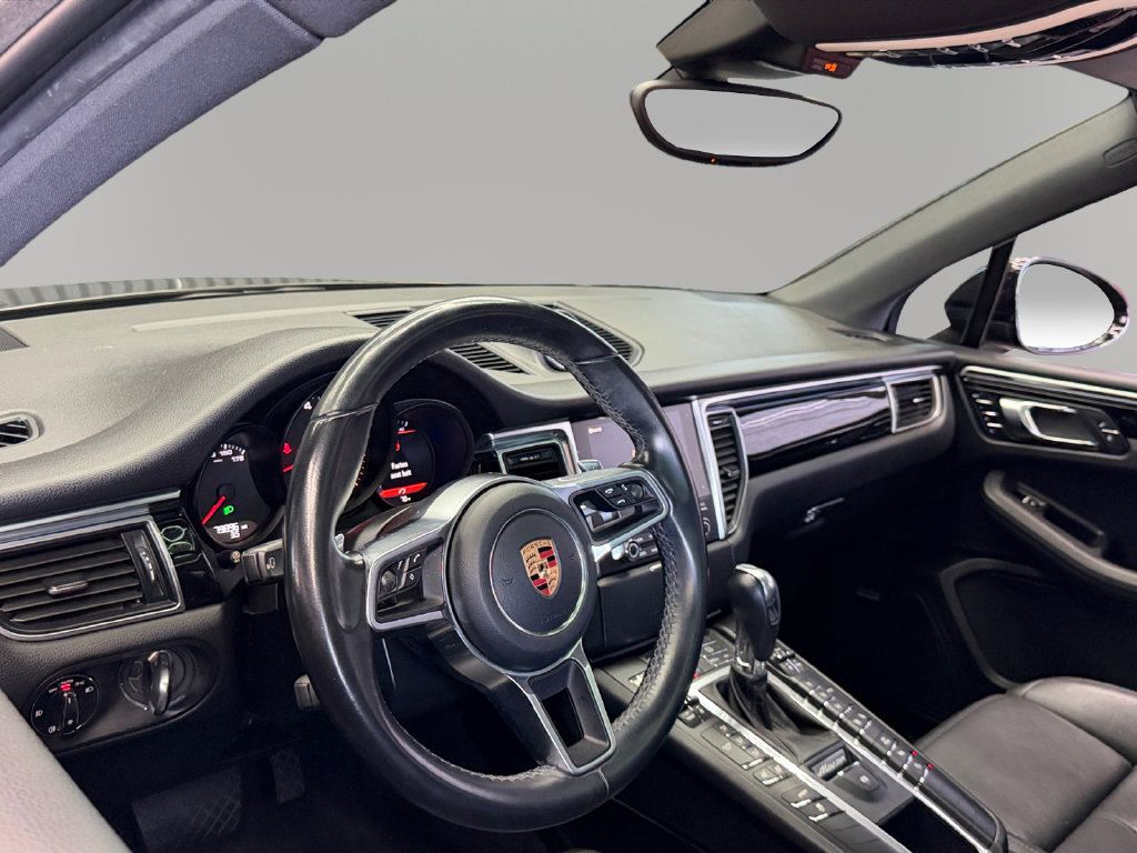 Used 2018 Porsche Macan Sport Edition AWD/4WD image 16
