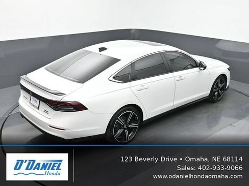 Used 2025 Honda Accord Sport image 18