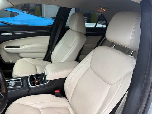Used 2020 Chrysler 300 Touring L w/ Quick Order Package 2EF RWD image 7