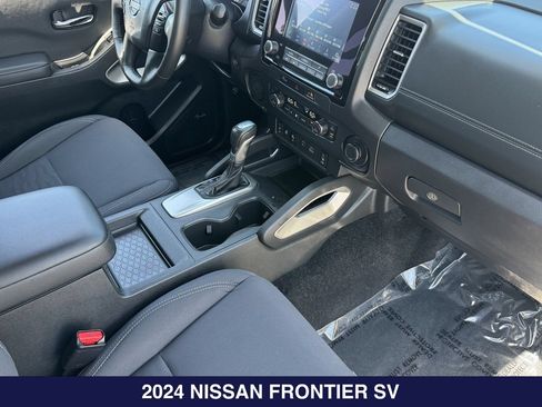 Used 2024 Nissan Frontier SV w/ SV Convenience Package RWD image 15