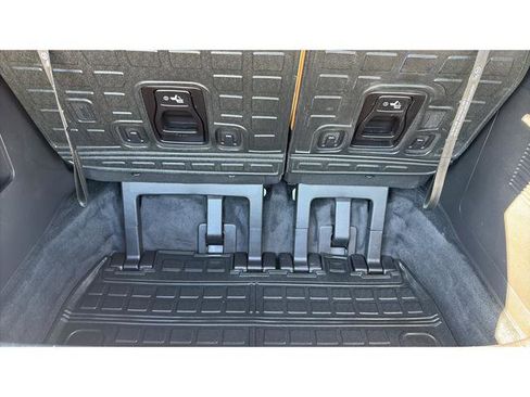 Used 2022 Kia Carnival LX FWD image 21