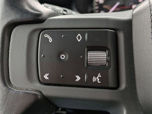 Used 2023 Land Rover Defender 130 X-Dynamic SE image 23