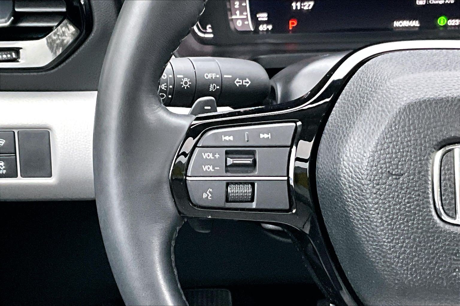 Used 2025 Honda Pilot Elite image 22