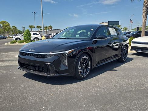 New 2026 Kia K4 GT-Line FWD image 3