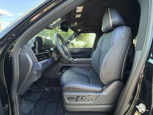 Used 2026 INFINITI QX80 4WD w/ Sport Exterior Package image 13