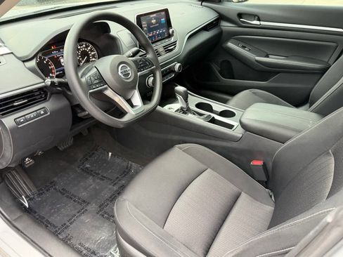Certified 2022 Nissan Altima 2.5 SV image 2