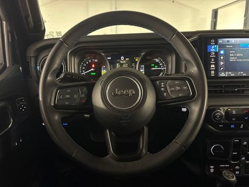 Used 2024 Jeep Wrangler Unlimited Rubicon 4xe AWD/4WD image 23