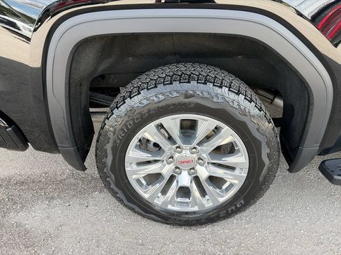 Used 2024 GMC Sierra 1500 Denali w/ Technology Package AWD/4WD image 32