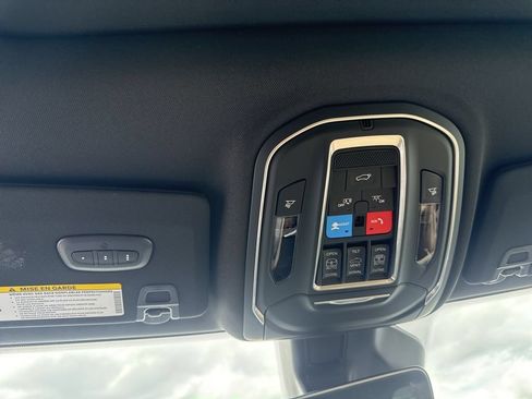 Used 2026 Jeep Grand Cherokee L Limited w/ Limited Altitude Package AWD/4WD image 19