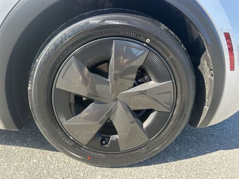 Used 2024 Toyota Prius LE image 27