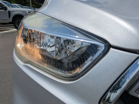 Used 2018 Ford Escape SE w/ SE Sync 3 Package FWD image 10
