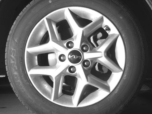 Used 2025 Kia Soul LX w/ LX Technology Package FWD image 16