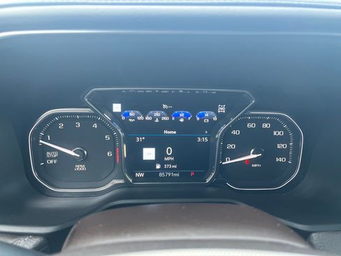 Used 2021 GMC Yukon XL Denali w/ Denali Premium Package image 17