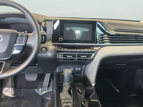 Used 2025 Toyota Camry LE FWD image 15