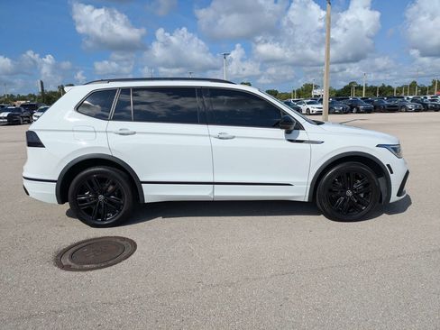 Used 2022 Volkswagen Tiguan SE R-Line FWD image 4