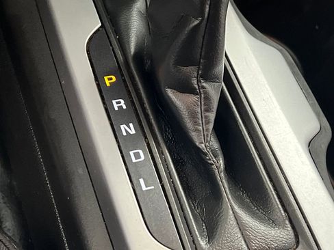 Used 2022 Chevrolet Colorado LT w/ Fleet Safety Package image 35