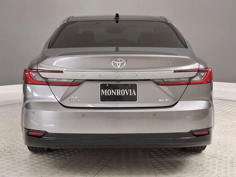 Used 2025 Toyota Camry XLE w/ Premium Plus Package image 8