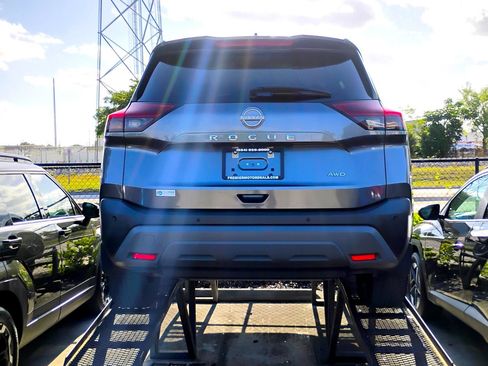 Used 2023 Nissan Rogue S AWD/4WD image 8