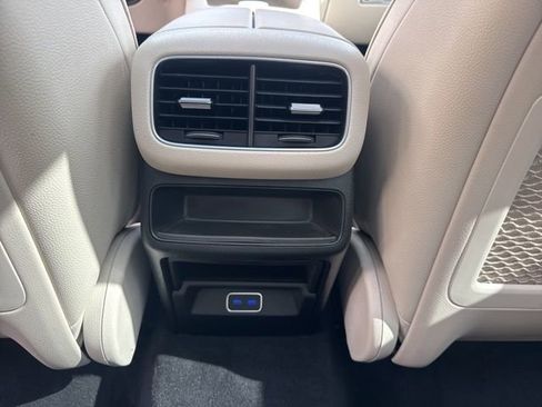 Used 2024 Mercedes-Benz GLE 450 4MATIC image 34