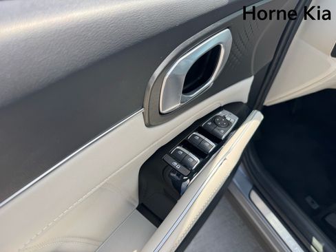 Certified 2023 Kia Sorento SX AWD/4WD image 11