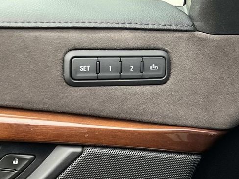 Used 2018 Cadillac Escalade ESV Premium Luxury image 20