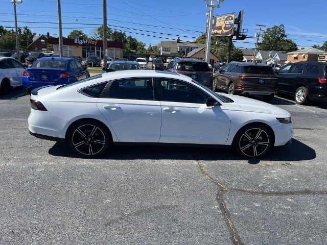 Used 2025 Honda Accord Sport image 11