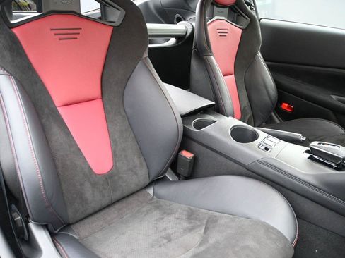 Certified 2024 Nissan Z NISMO w/ Floor Mat Package RWD image 21