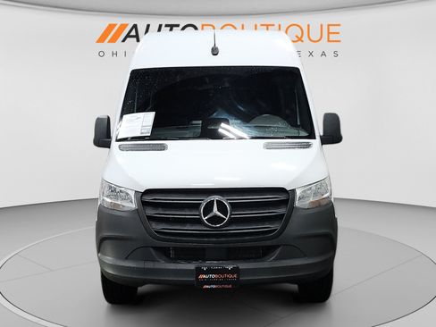 Used 2025 Mercedes-Benz Sprinter 2500 image 8