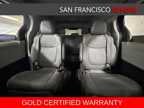 Certified 2021 Toyota Sienna Limited image 14