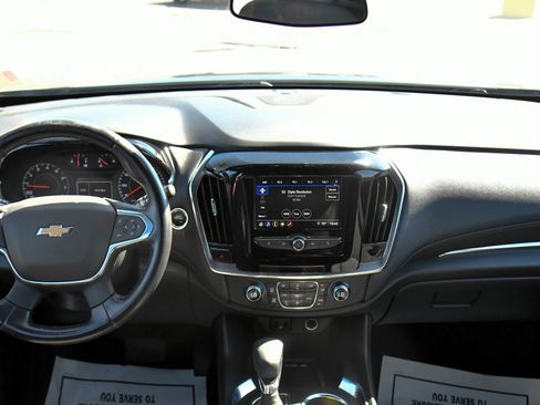 Used 2022 Chevrolet Traverse LT image 36