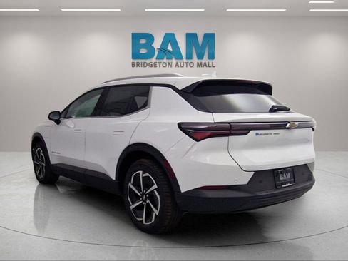 New 2026 Chevrolet Equinox EV LT image 5