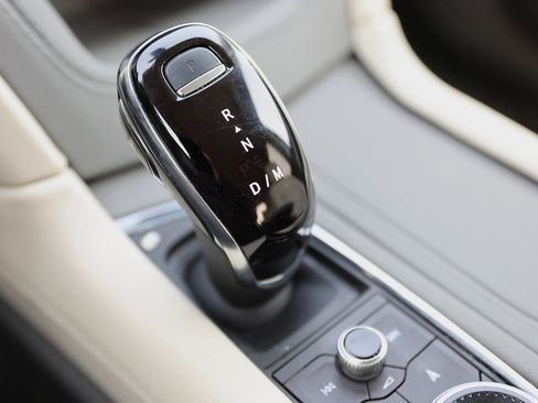 Used 2024 Cadillac XT6 Premium Luxury image 33