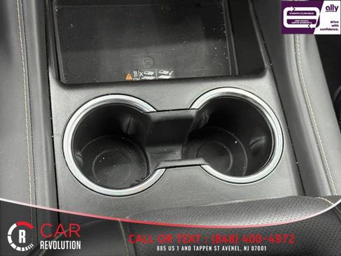 Used 2024 GMC Yukon XL SLT image 30