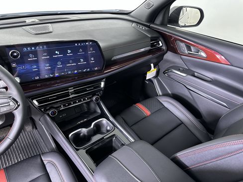 New 2026 Chevrolet Traverse RS w/ LPO, Floor Liner Package FWD image 72