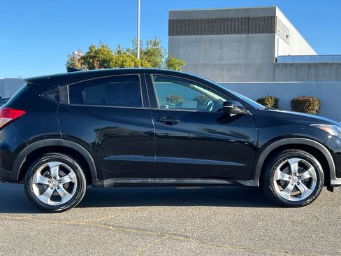 Used 2017 Honda HR-V EX image 6