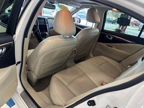 Used 2016 INFINITI Q50 3.0t Premium w/ Driver Assistance Package image 10