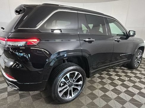 Used 2023 Jeep Grand Cherokee Overland w/ Luxury Tech Group IV AWD/4WD image 2