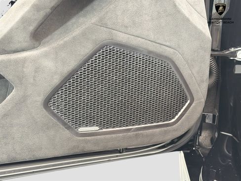 Used 2024 Lamborghini Huracan Tecnica RWD image 18