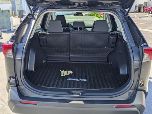 Used 2021 Toyota RAV4 XLE image 10
