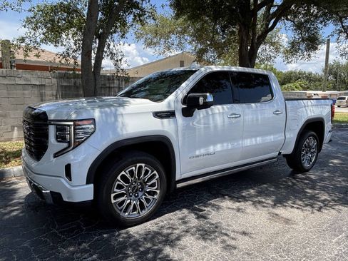Used 2025 GMC Sierra 1500 Denali Ultimate AWD/4WD image 5