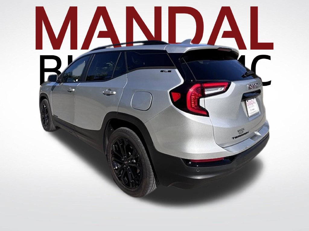 Used 2022 GMC Terrain SLE w/ Driver Convenience Package FWD image 11