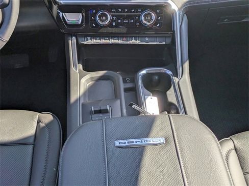 New 2026 GMC Sierra 3500 Denali w/ Denali Reserve Package image 18
