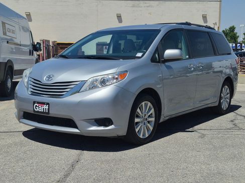 Used 2016 Toyota Sienna LE AWD/4WD image 10