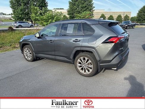 Used 2021 Toyota RAV4 XLE Premium AWD/4WD image 14