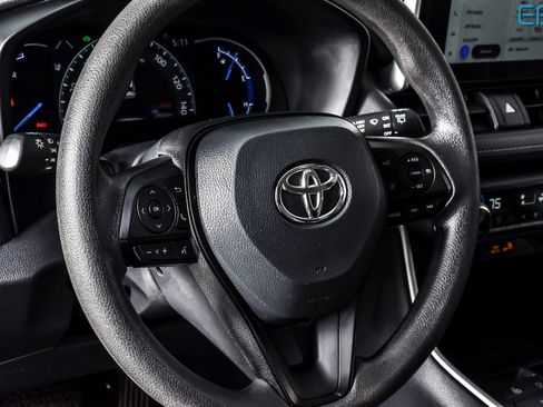 Used 2025 Toyota RAV4 LE image 18
