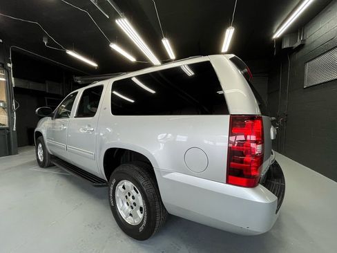 Used 2014 Chevrolet Suburban LT image 5