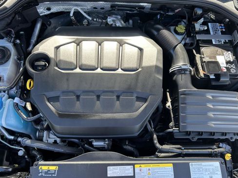 Used 2023 Volkswagen Golf R image 15