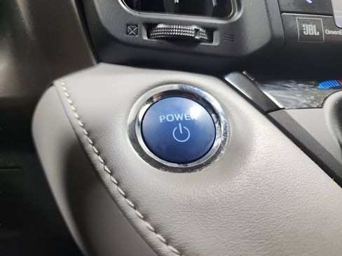 Used 2018 Toyota RAV4 Limited w/ Advanced Technology Package image 37