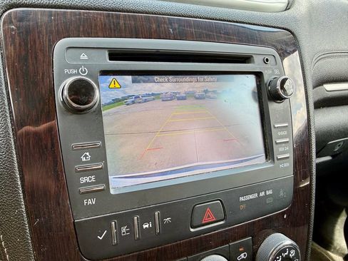 Used 2017 Chevrolet Traverse LT FWD image 23