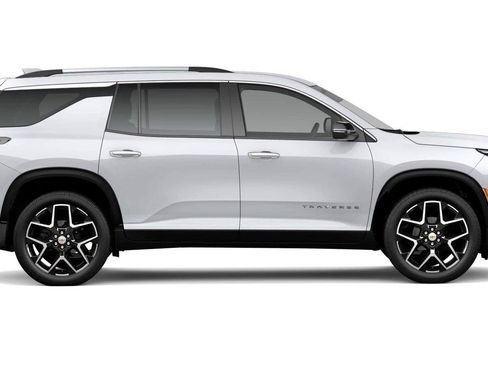 New 2026 Chevrolet Traverse High Country w/ LPO, Floor Liner Package FWD image 3